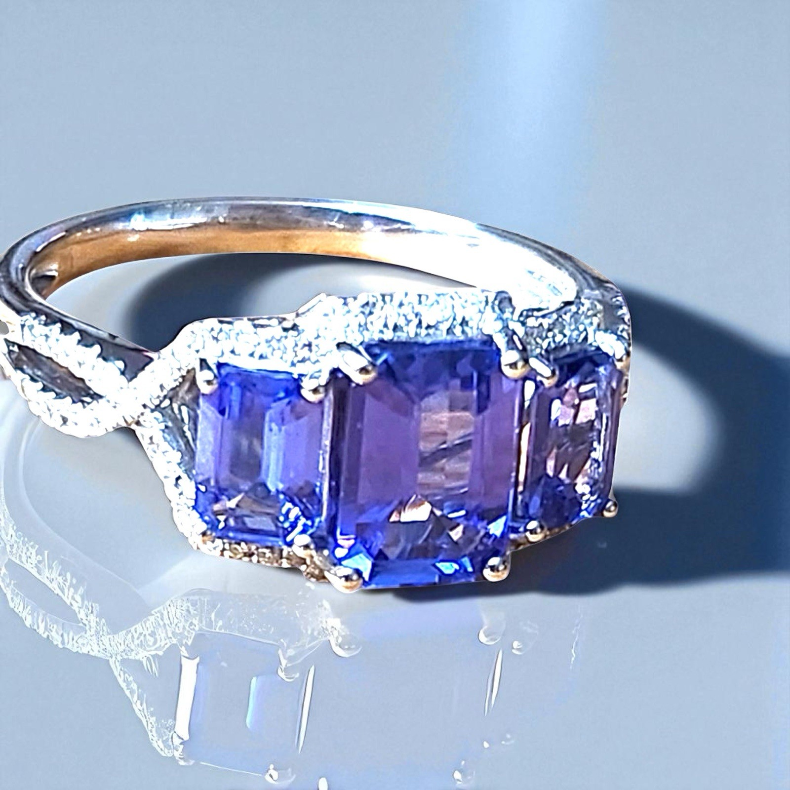 Effie Tanzanite 3 Kt 18kt White Gold With Diamond Halo Never Worn SZ 8 AUTHENTIC