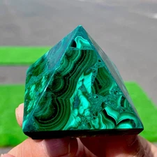 100G Natural malachite Pyramid Chakra Treatment Energy Stone Generator Spiritual