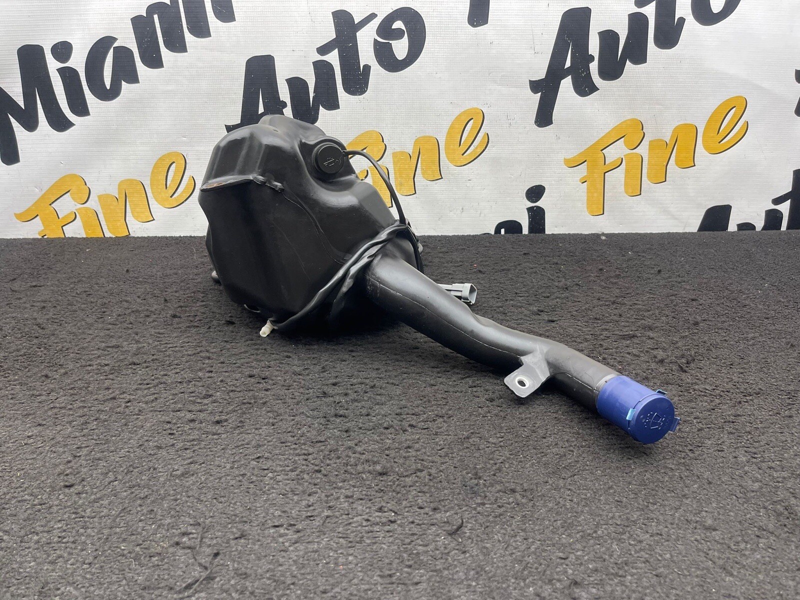 2015 MASERATI GRANTURISMO OEM WINDSHIELD WASHER RESERVOIR TANK