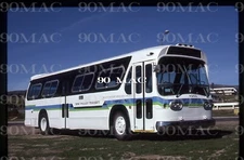 SIMI VALLEY TRANSIT. GM COACH #4502. Simi Valley (CA). Original Slide 1982. (A)