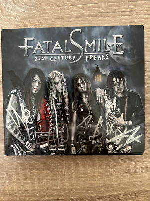 FATAL SMILE 21th century freaks - mit Autogrammen