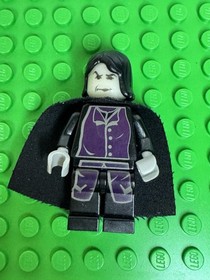 LEGO 4709 Harry Potter Hogwarts Castle -Minifigures hp005 hp002 hp012 Snape
