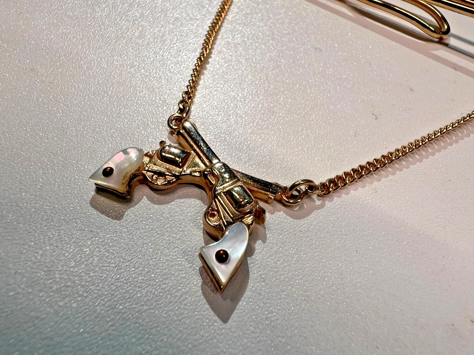 Barra de corbata Swank vintage con otros revólveres de mango de perlas, ¡gran forma! Foto 2 de 4