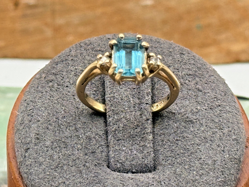 Vintage 14k Solid Yellow Gold Blue Topaz w/accent diamond Ring sz 3.5--1755.25 - Picture 2 of 7