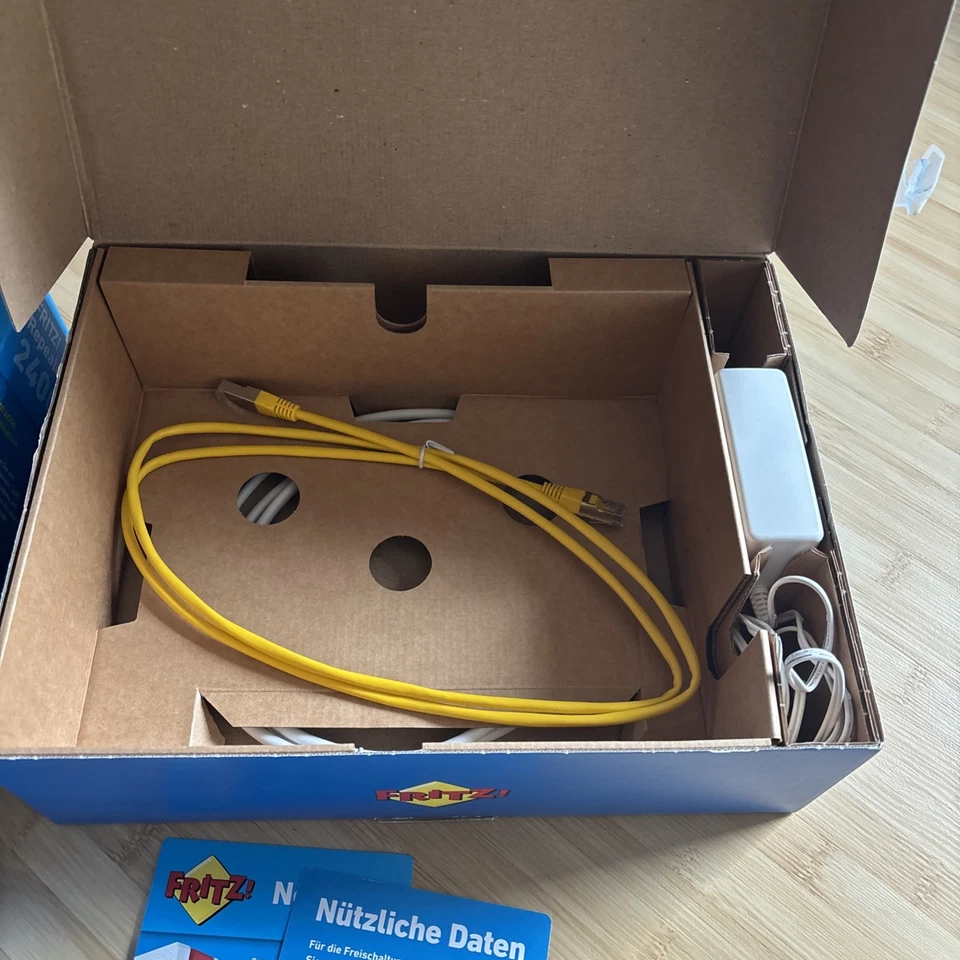 FRITZ!Box Cable 6590, Fritz!Powerline 1260E, Fritz!Repeater 2400 Komplettset - Bild 4 von 4