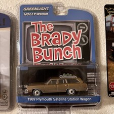 Greenlight Hollywood Brady Bunch 1969 Plymouth Satellite Wagon 1:64 Diecast