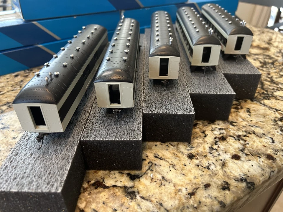 5 каждый HO Roundhouse Harriman Canadian National Coaches с муфтами Kadee - Изображение 4 из 4