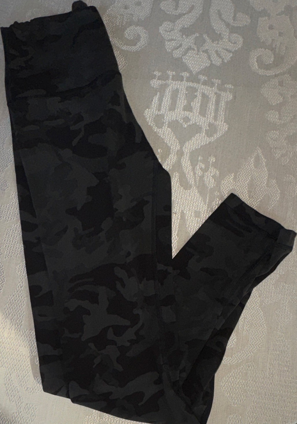 lululemon Women’s Size 6 Green/Black Camo High Rise Ankle Yoga Leggings