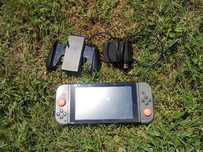 Nintendo Switch HAC-001 128Gb with Mortal Kombat 11 (Fully working)