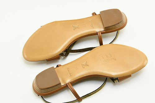 Sandali piatti LOUIS VUITTON bronzo/marrone misura 35/22,5 cm - Foto 7 di 24