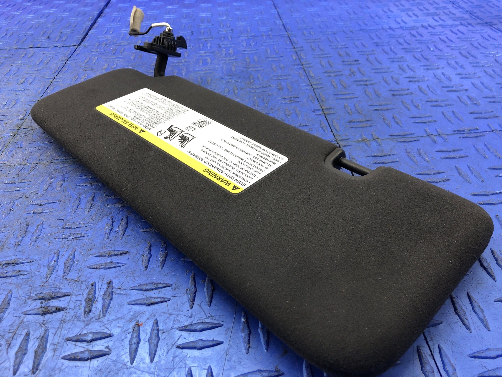 2023 MASERATI GRECALE FRONT RIGHT SUN VISOR SHADE BLACK OEM