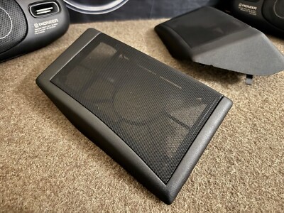 メルセデスベンツ W124 純正ワゴンリアドアスピーカーカバー左右 ブラック OEM 93-95 Genuine Mercedes W124 Rear Speaker Bezel Cover Black