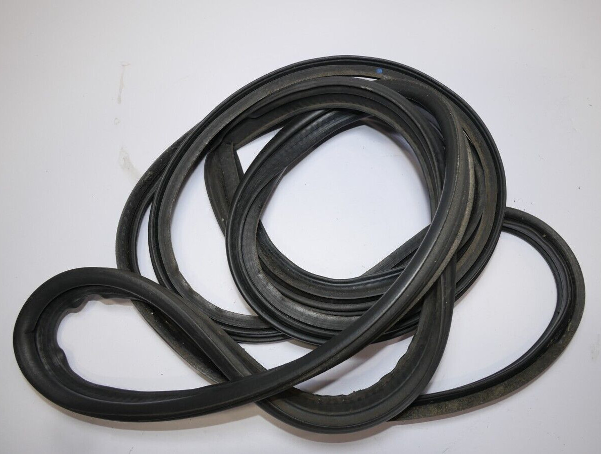 2003 - 2004 Infiniti M45 Trunk Seal Body Seal Weather Strip
