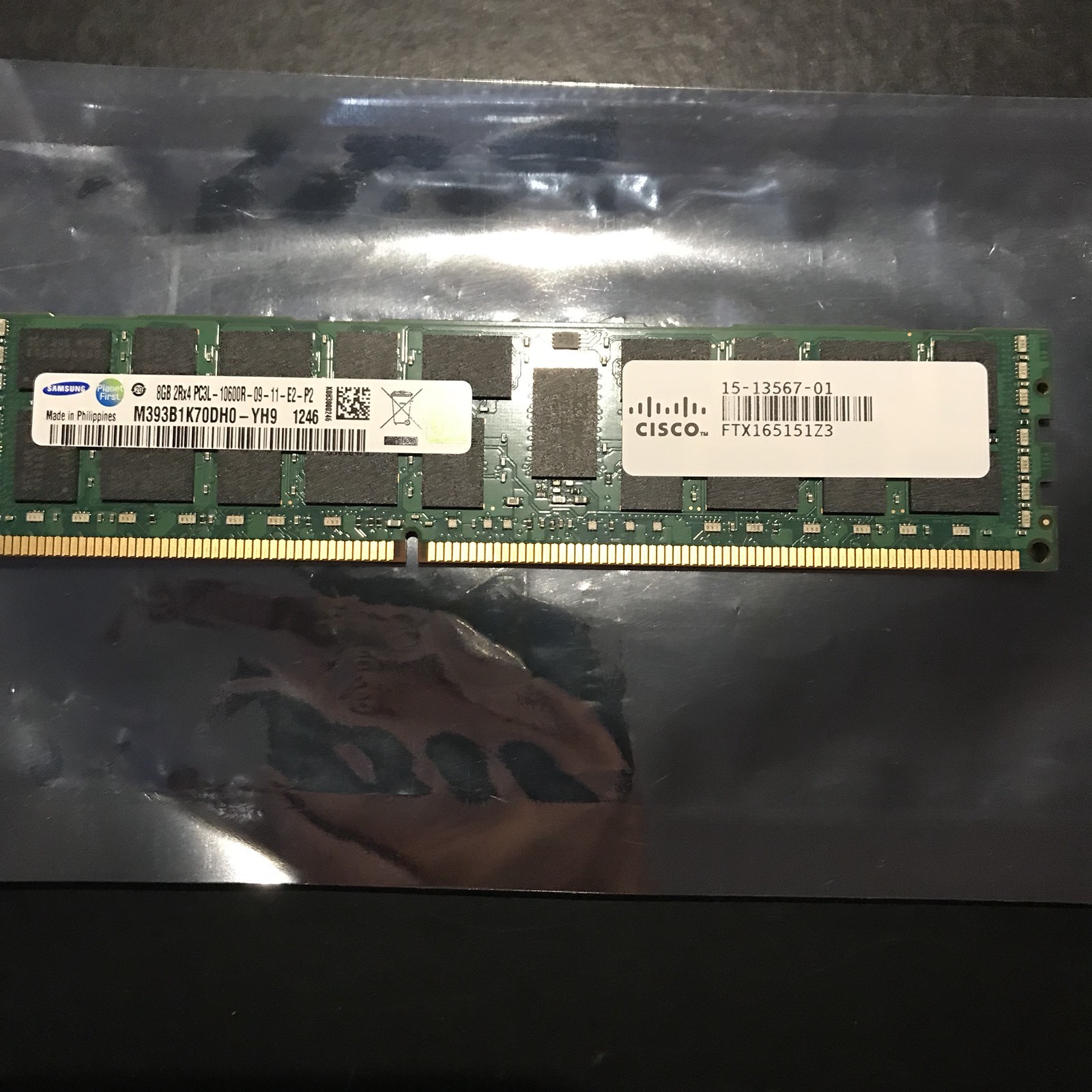 как выглядит Samsung 8GB M393B1K70DH0-YH9 Registered ECC DDR3 DIMM PC3L-10600R 2Rx4 фото