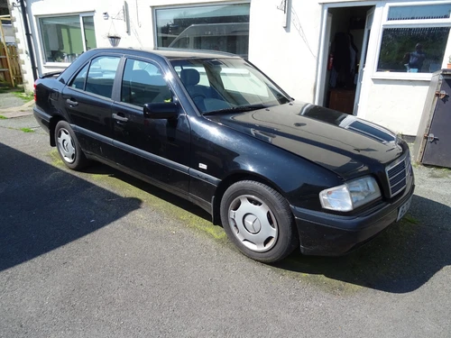 Mercedes-benz C class 1996 1.8 petrol - Picture 2 of 12
