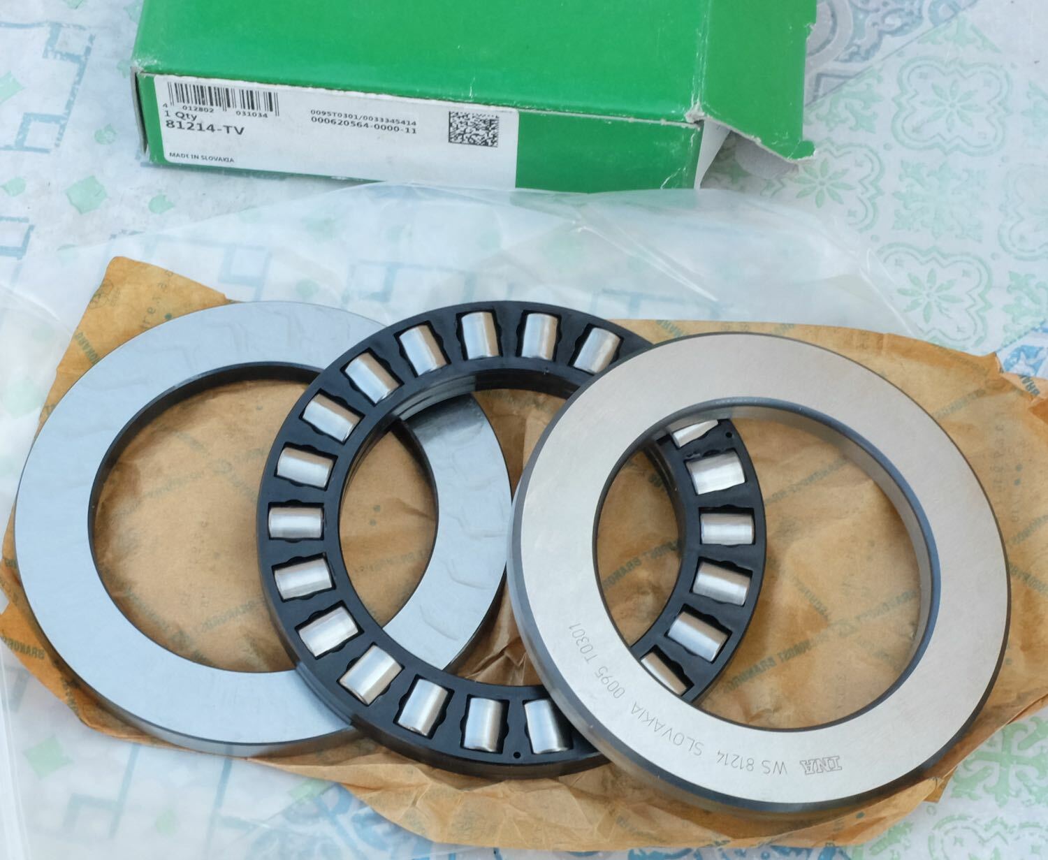 Butée à rouleaux INA 81214-TV pour stabiliser les lignes de production