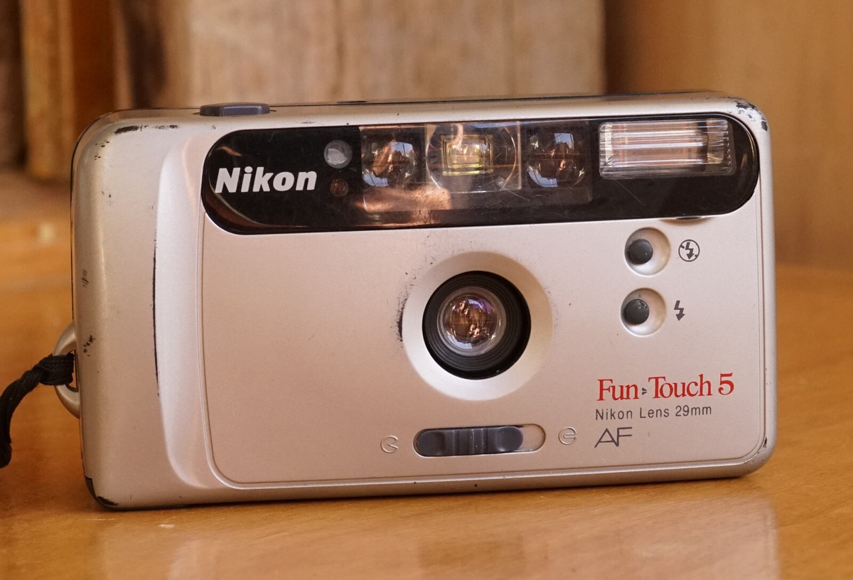Nikon Fun Touch w/29mm Lens Point Shoot 35mm Film Camera