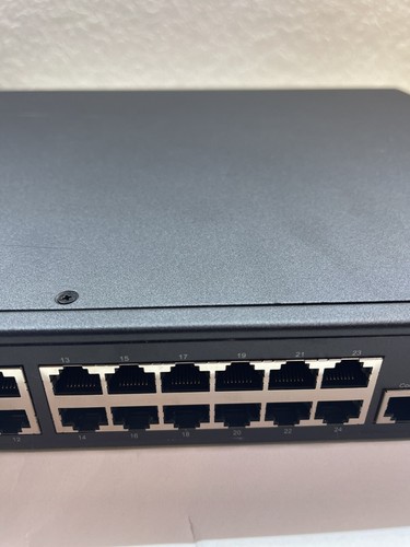 IntelliNet / IC Intracom - 561426 - Intellinet Ethernet Switch - 24 Ports - - Picture 4 of 11