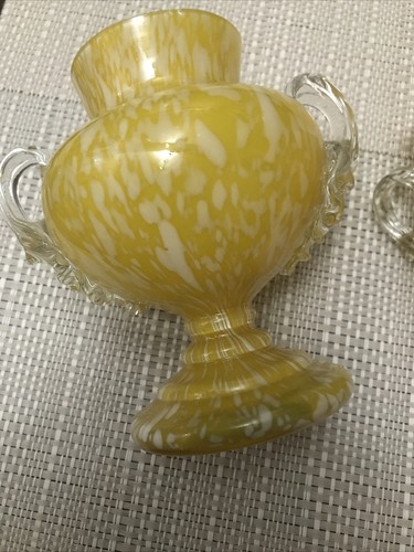 Pair / 2x Decorative ART Glass YELLOW White SPLASH BACK TWIN HANDLE VASES 12cm - Picture 6 of 12
