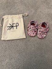 Freshly Picked Soft Sole Shoes Moccasins, Hello Kitty, Pink Multicolor, 3