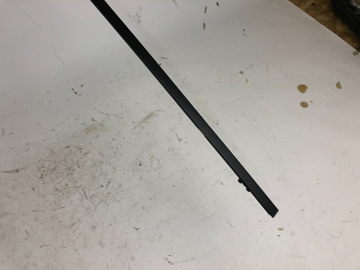Porsche Macan 95B Right Side Exterior Roof Opening Trim 95B867562 