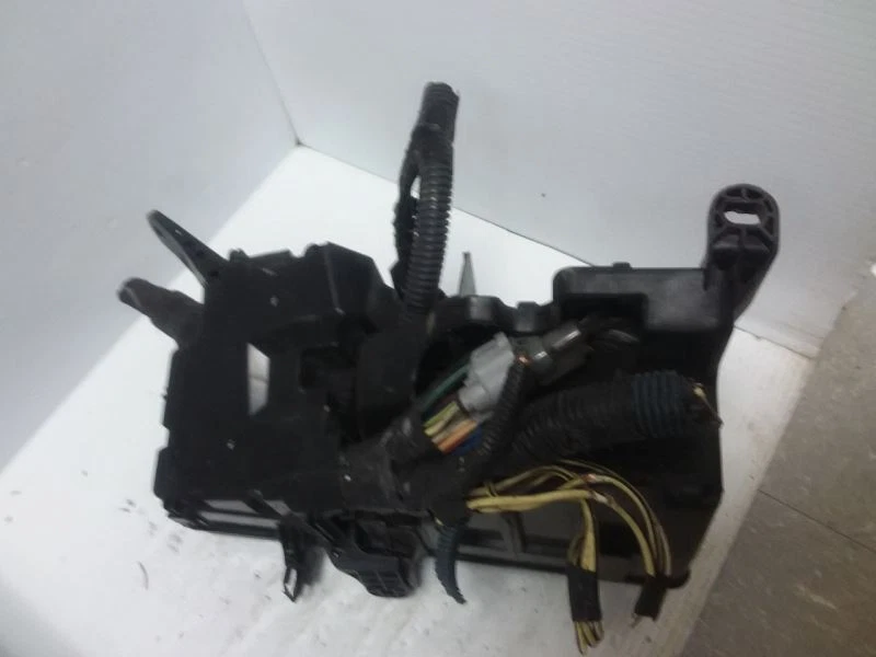 Fuse Junction Box Engine 2AZFE Engine 4 Cylinder Fits 04-06 SOLARA 82720AA010 - Image 3 of 4