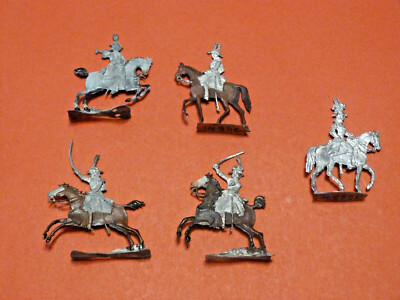 Plats d'étain - Zinnfiguren - Flat tin : Lot de 8 chevaliers diverses