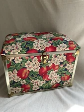 Vintage Apple And Floral Latched Sit And Sew Deco Sewing Box | No Comapartment 