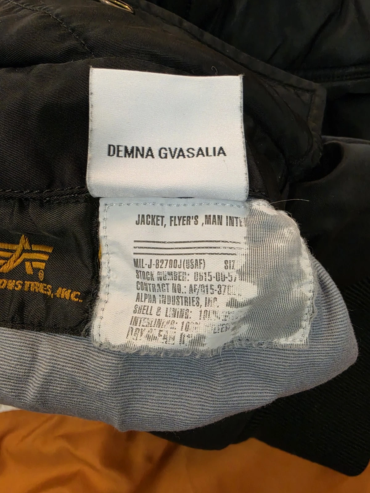 RARE! Vetements X Alpha Industries Cropped Bomber Jacket Size L - product detail image 12