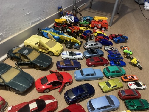 Lotto 100+ Modellini Auto e Veicoli Vintage e Moderni | Bburago Majorette - Foto 10 di 17