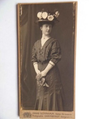 Photography lady hat fashion studio Schramm Darmstadt (approx 5.5x11.2cm) Vitali: