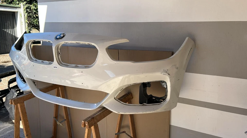 Paraurti Anteriore BMW SERIE 1 F20 versione M (2015– 2018) BIANCO / BLU ESTORIL - Immagine 2 di 4
