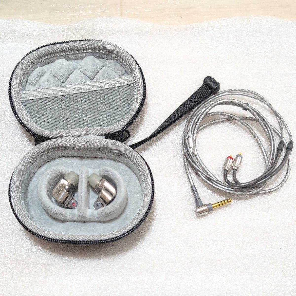 Sony IER-Z1R Hi-Res In Ear Canal Earphone Signature Series