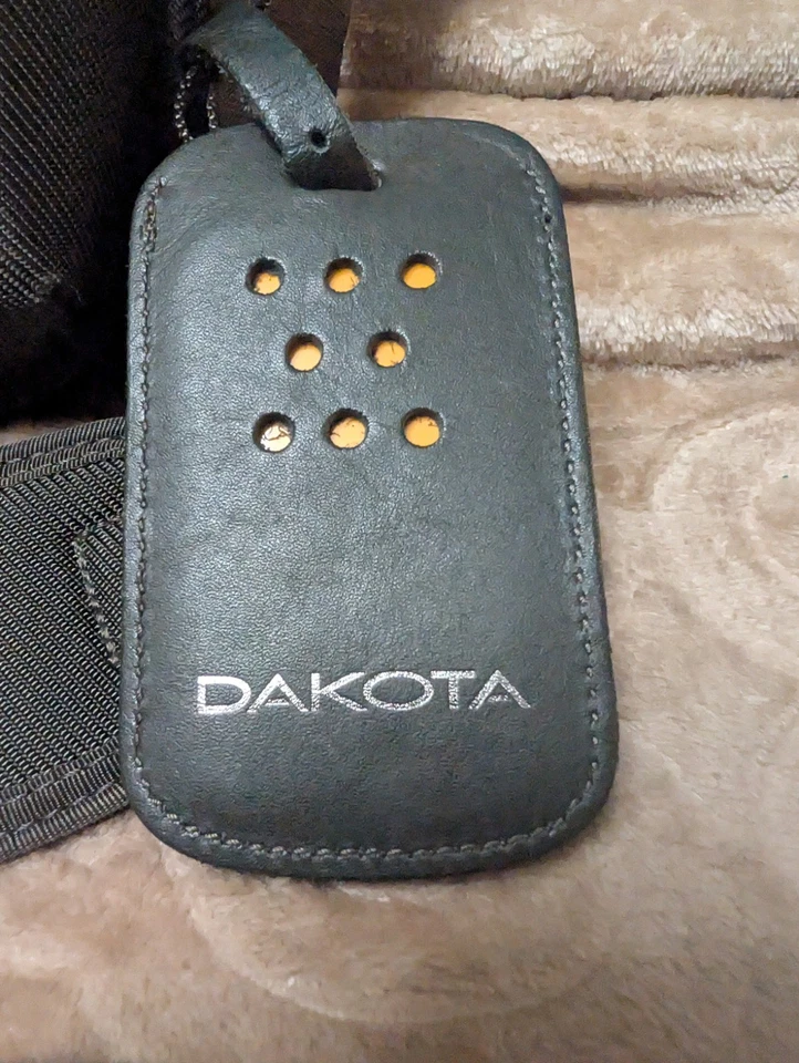 Bolso de Viaje DAKOTA By Tumi EURO TOTE Para Hombre Bandolera Verde Oliva Carry On Tech Foto 3 de 4