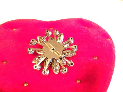BEAUTIFUL BLUE SPARKLY CRYSTAL RHINESTONE BROOCH VTG - Picture 4 of 10