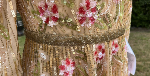ABITO MANICA LUNGA MAC DUGGAL BEIGE IMPREZIOSITO FIORI PERLINE CINTURA DETTAGLIO TG 10 - Foto 4 di 20