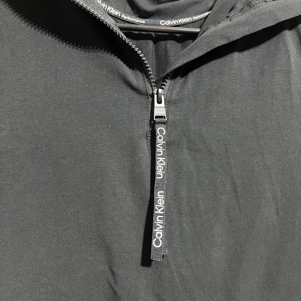 Top Calvin Klein para mujer M negro calce moderno corto rendimiento atlético Foto 2 de 4