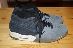 nike air trainer iii le