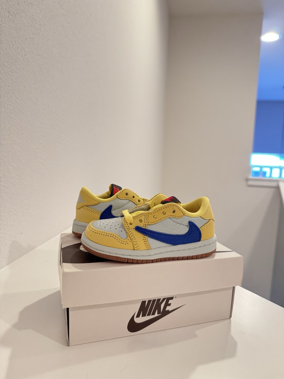 Travis Scott Air Jordan 1 Low OG SP TD DZ5908 700 Canary Size 6C