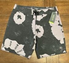 Roark Men  s Size 28 Passage 17  Purple Haze Board Shorts NWT Swim Trunks