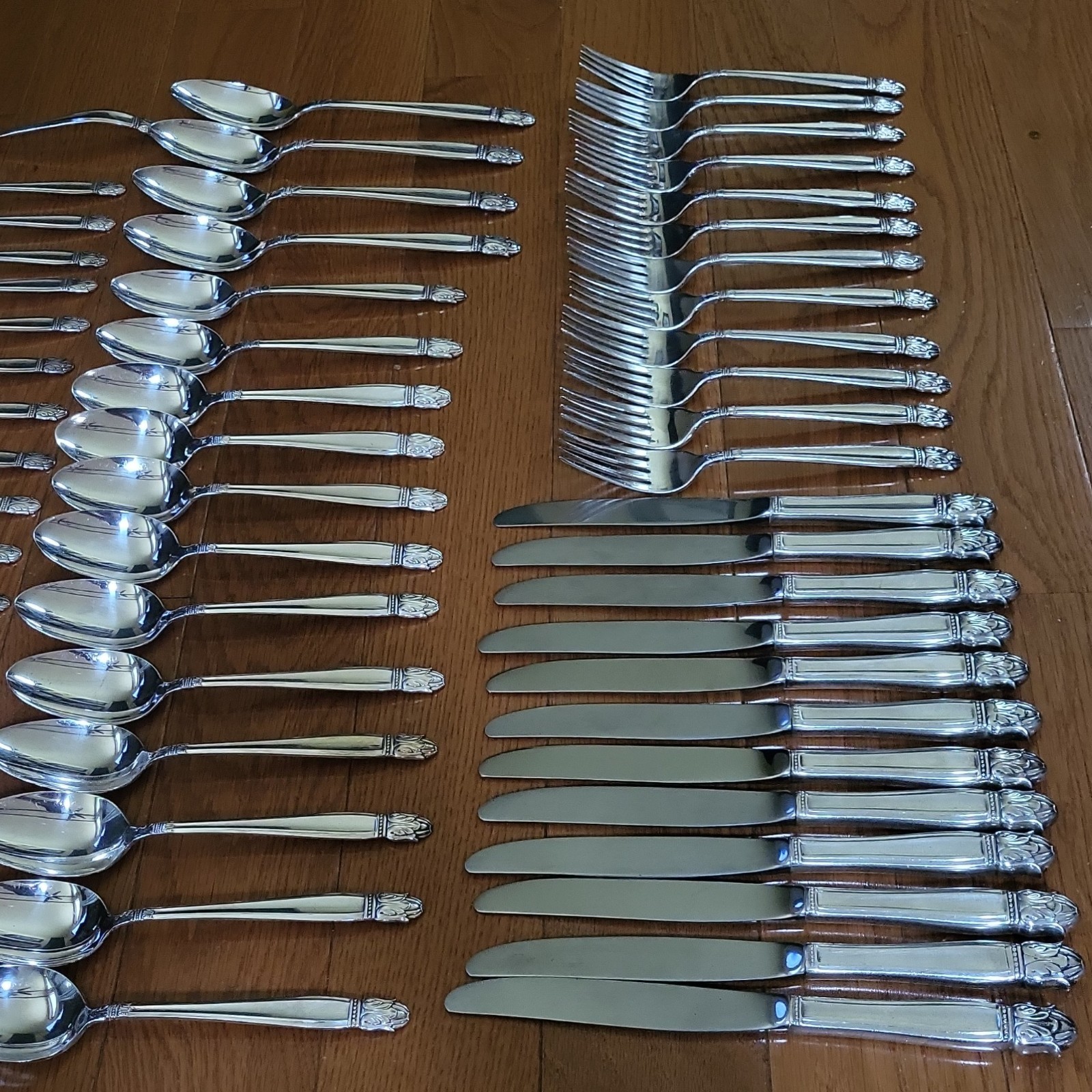 Service for 12 DANISH PRINCESS Silverplate Holmes & Edwards Flatware Set in Case