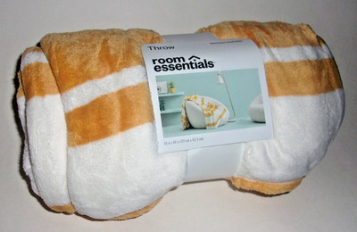2024 Room Essentials By Target Throw Blanket 50x60 Soft and Warm