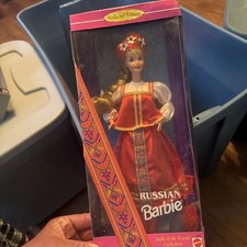 Vintage 1996 Mattel Dolls of the World Russian Barbie 16500 NRFB