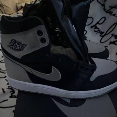 Jordan Air Jordan 1 Retro High OG Shadow 2.0 Satin High Top Black/Gray/White