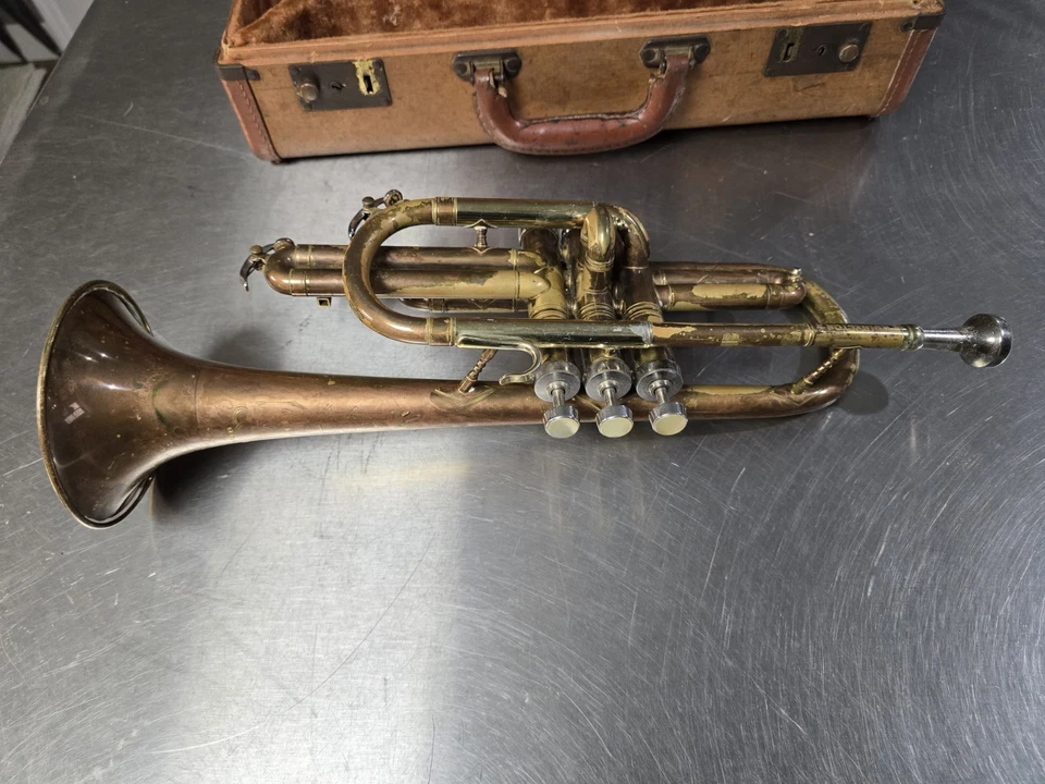 Corneta Conn Director con estuche rígido Conn y boquilla Conn Foto 4 de 4