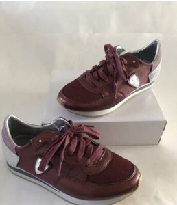 Skechers Air Cooled Memory Foam Women’s Sneakers Wine Color Size 7 Vintage/Rare