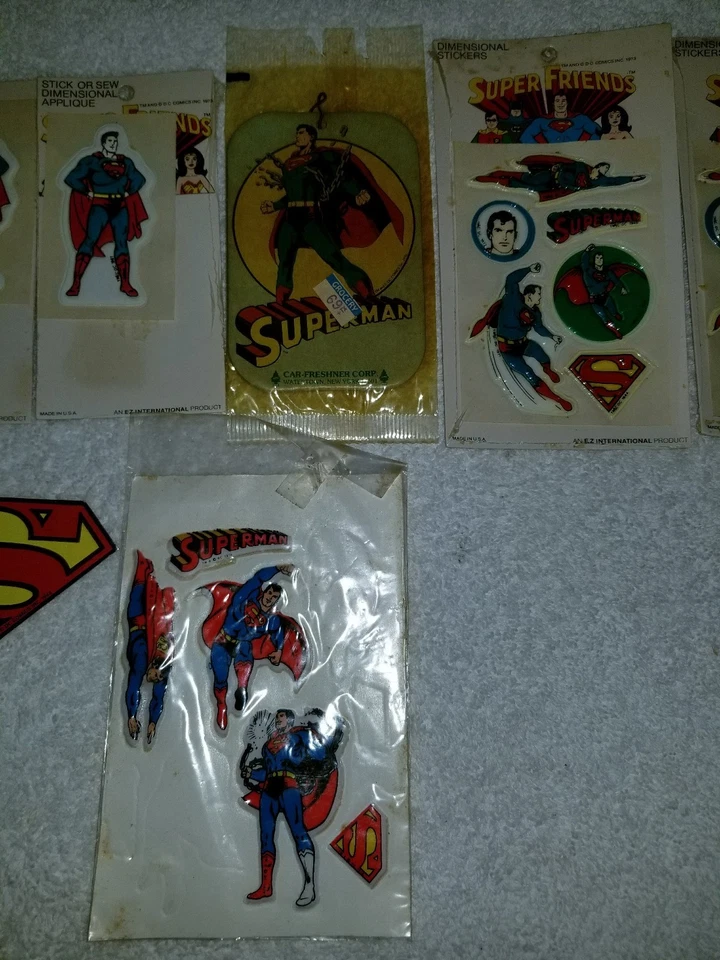 Lote De Colección De Pegatinas Superman/Ambientador De Automóviles/(4) Parches Para Palo o Coser (NUEVO EN PAQUETE) Foto 4 de 4