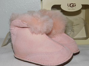 pink infant ugg slippers