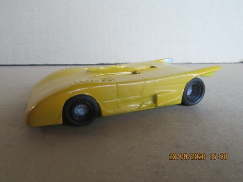 900N Kit WM Montado Blanco Metal Lola T280 Amarillo 1:43 - Imagen 3 de 7