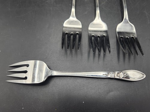 Vintage, Oneida Community Stainless Rose Floral Pattern. Four Forks - Picture 3 of 3